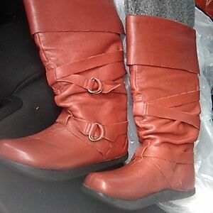 Earth Womens Adage Rosso Boots Red Leather Split Toe Adjustable Buckle